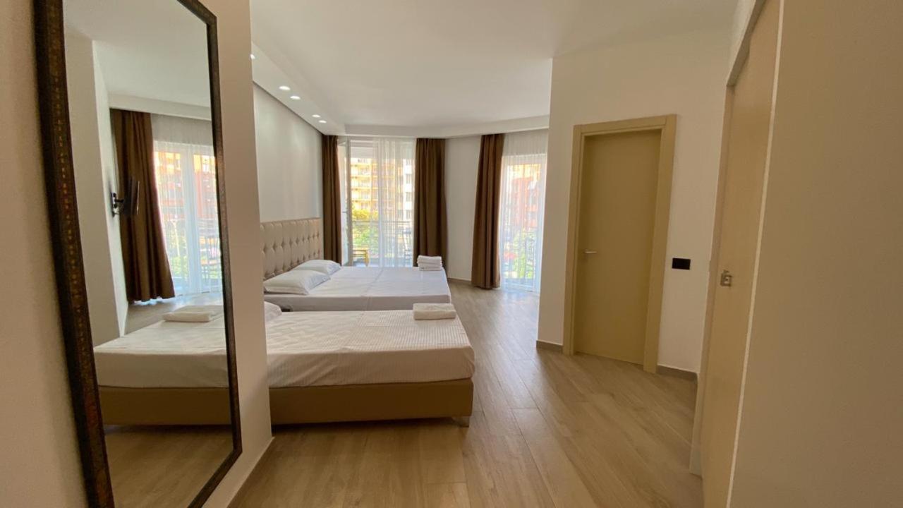 Hotel Mille Amici Shëngjin